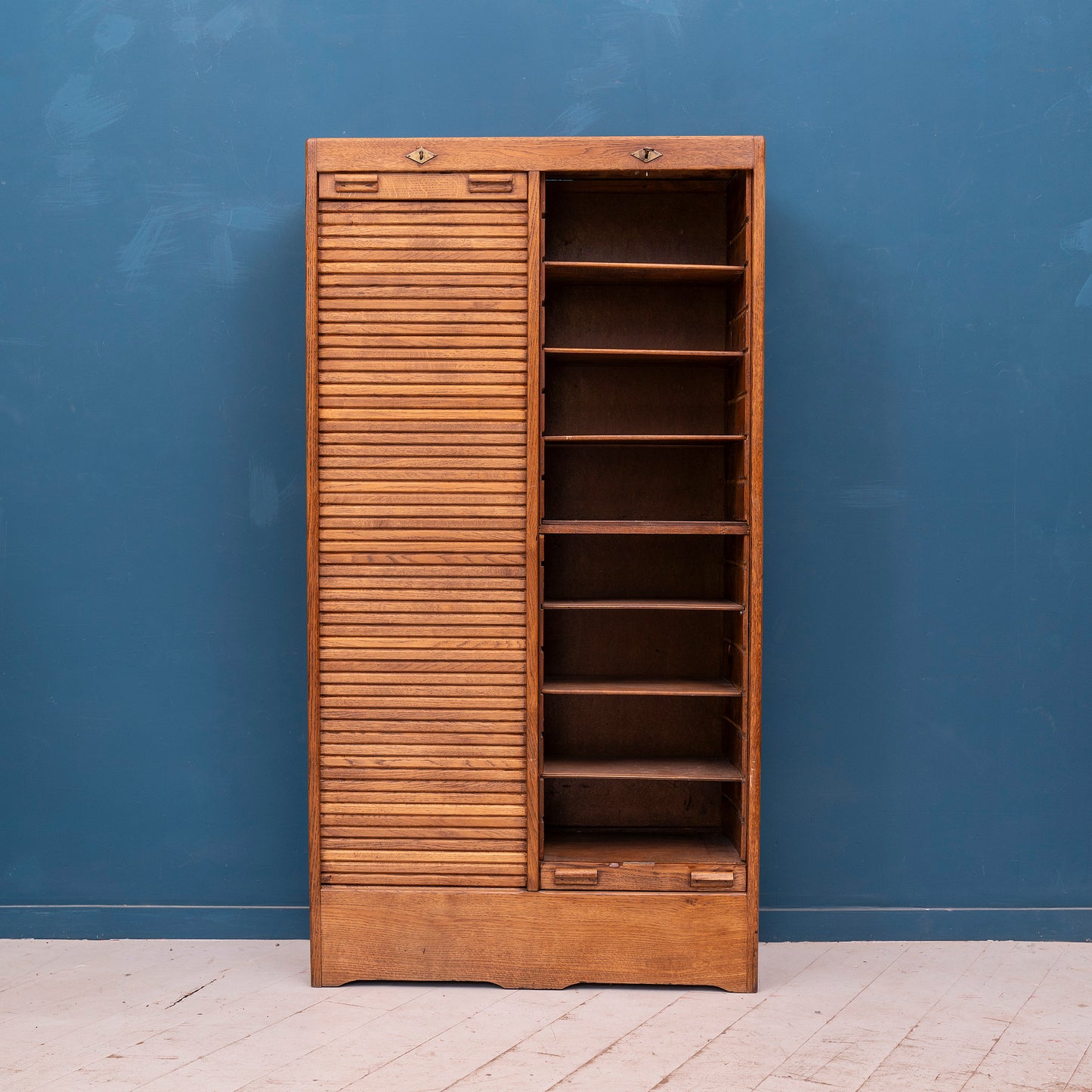 Mobile da archivio francese con 2 serrandine in legno di rovere - anni '30