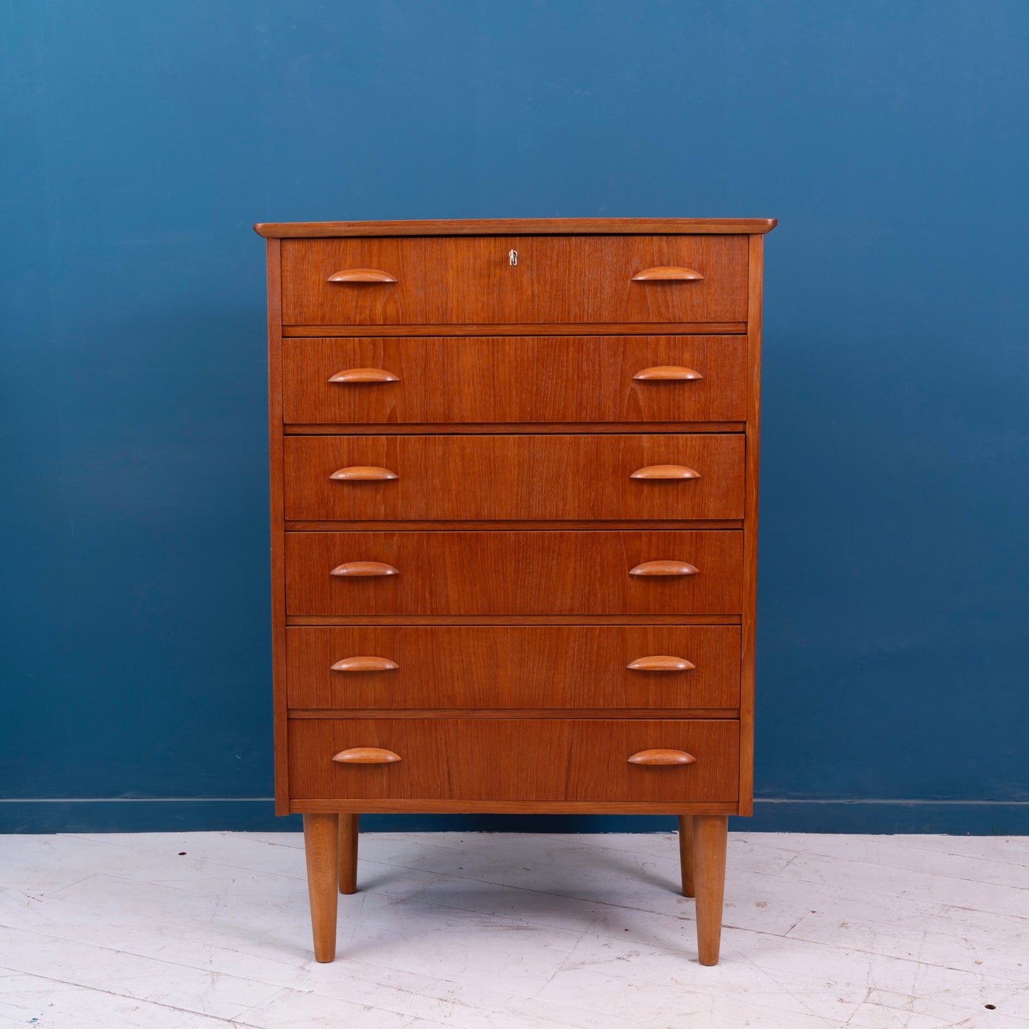 Cassettiera danese in legno di Teak con sei cassetti, risalente agli anni '60.
