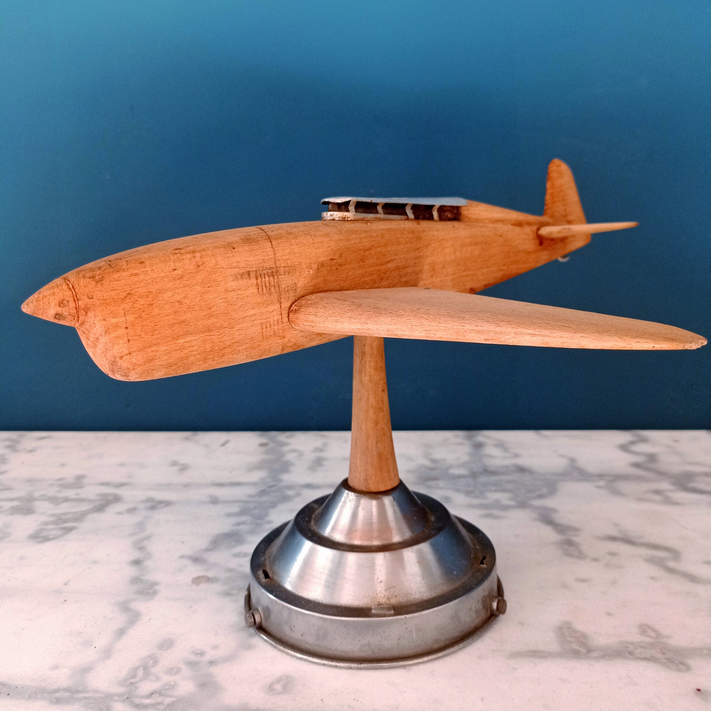 Modello aeroplano vintage francese risalente agli anni '30.