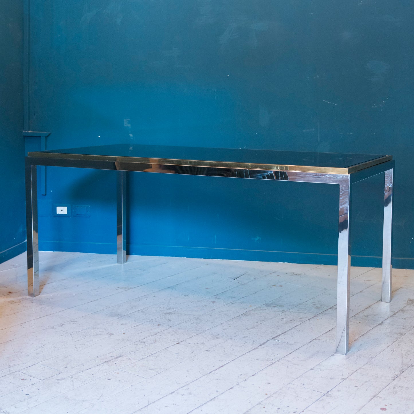 Tavolo Romeo Rega in Acciaio Cromato e Vetro Fumé – Design Italiano Anni '70