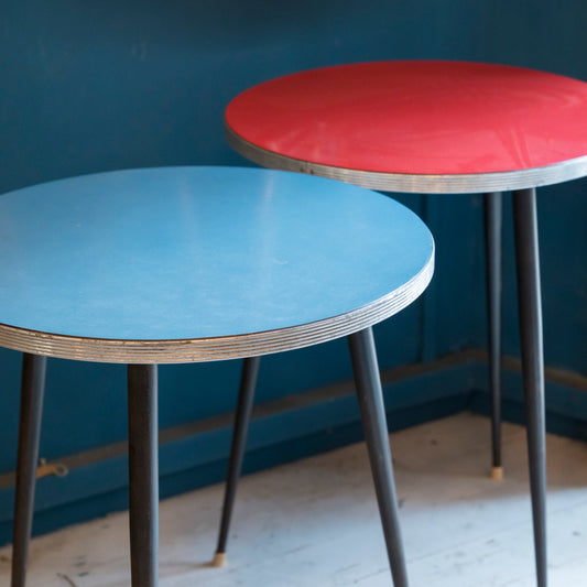 Tavolo da Bar Vintage Anni ’50 – Design Industriale con Piano Rosso