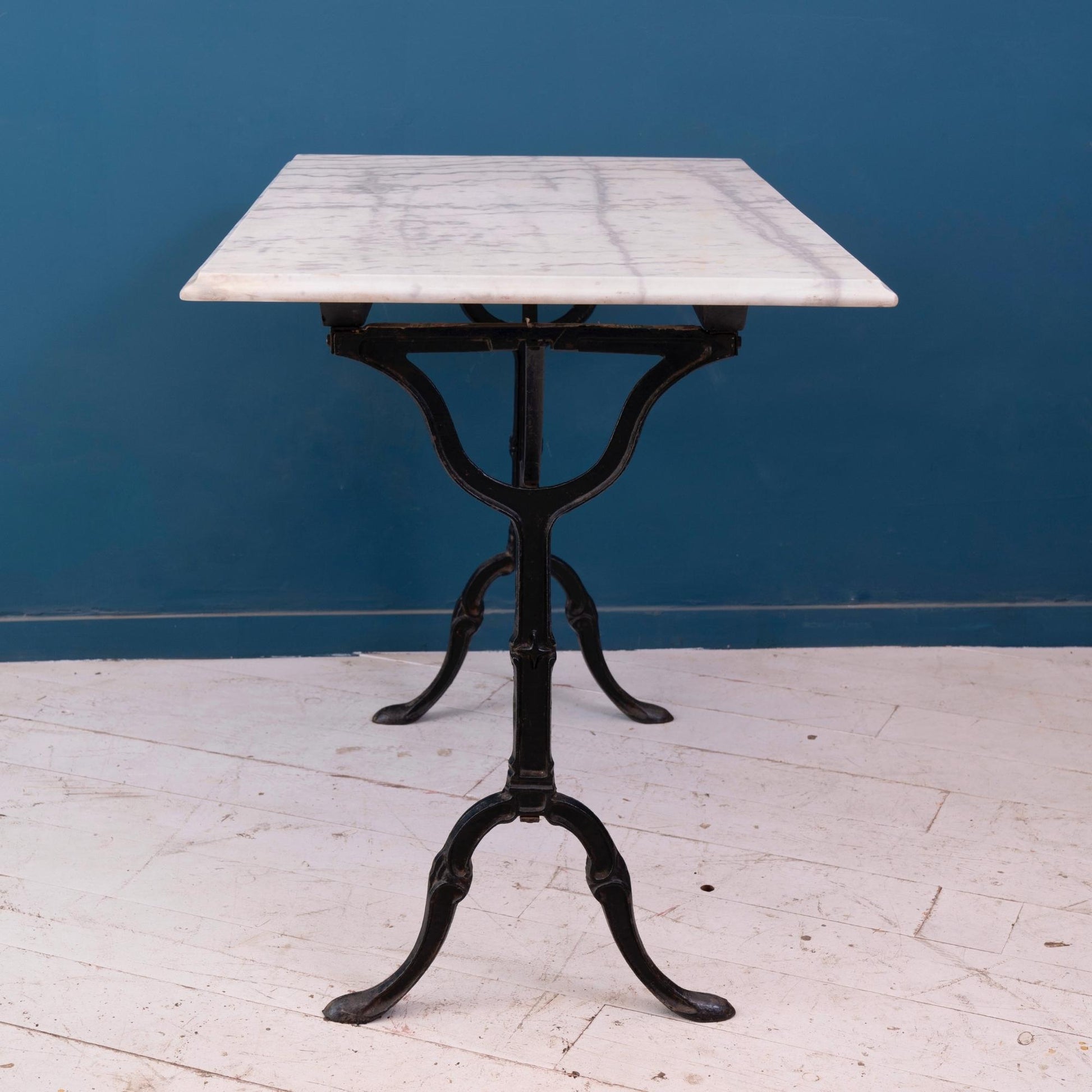 Tavolo vintage in marmo di Carrara e ghisa - primi del '900 – Alessandro  Esposito - vendita e restauro mobili